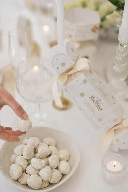 Ma Mere Luxury White & Cream Festive Cracker