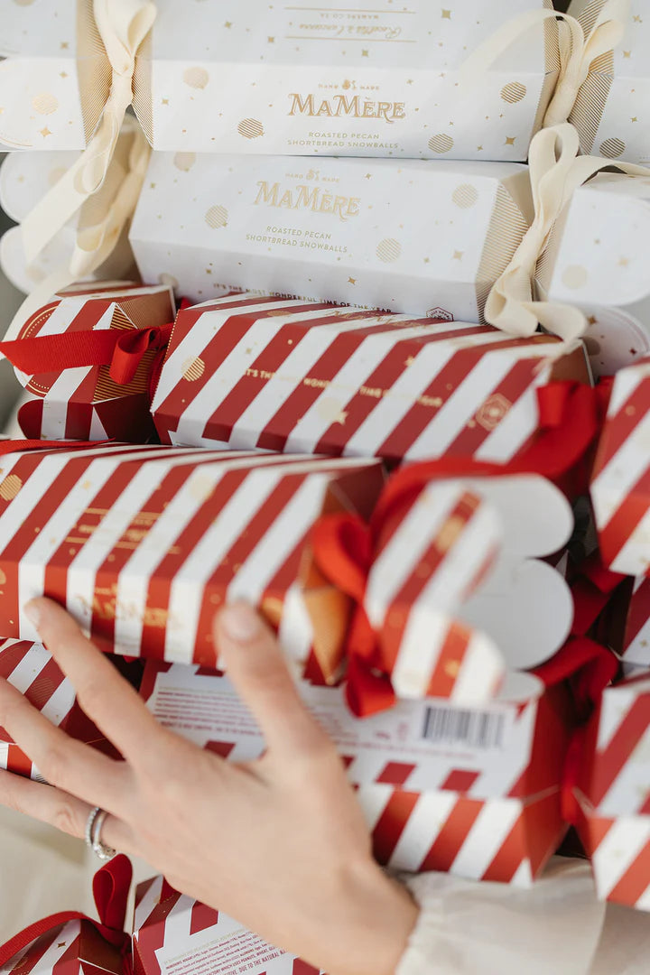 Ma Mere Luxury Red & Cream Festive Cracker