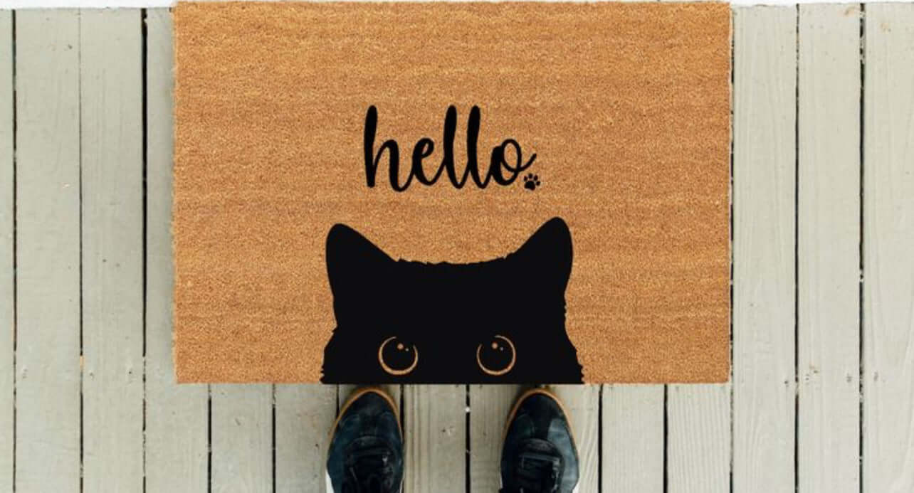 Hlo black kitty doormat